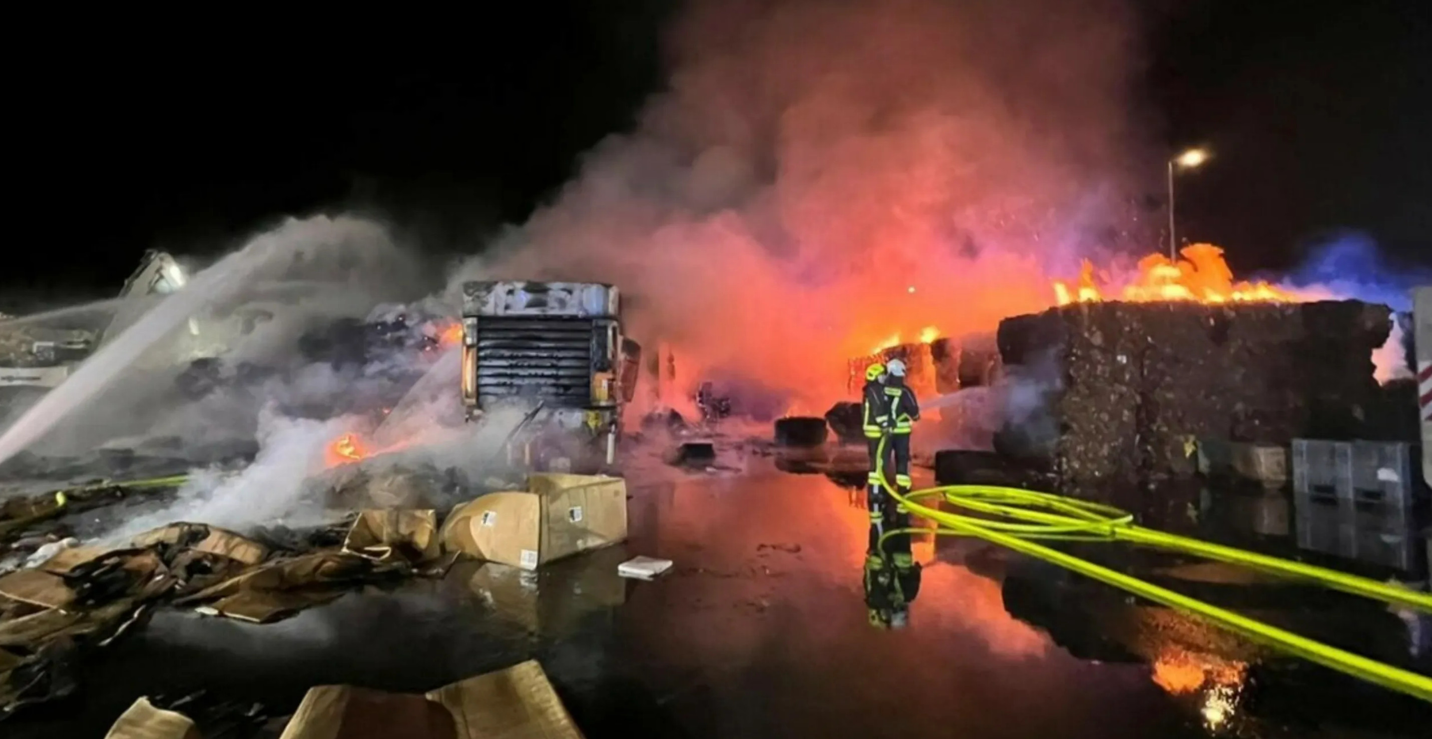 特斯拉德国工厂发生火灾：持续5个小时无人员伤亡