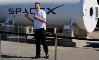 马斯克与贝索斯太空之战 贝索斯曾挖角SpaceX总裁但被拒