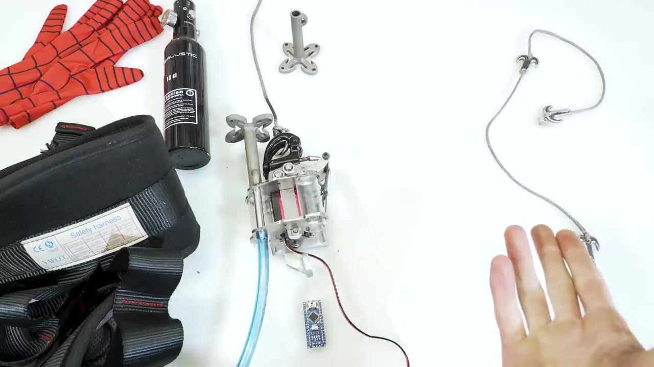 发烧友打造现实版”蛛网发射器“  经过测试可用