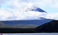 日本富士山观测到“初冠雪” 银装素裹如仙境